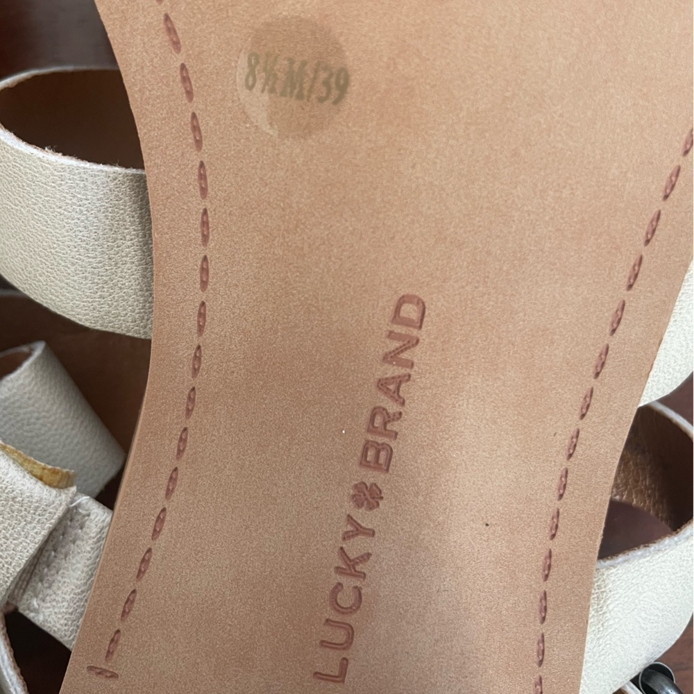 Lucky Brand Tan Stucco Lindzay Block Heel Sandal, 8.5 - Picture 9 of 9